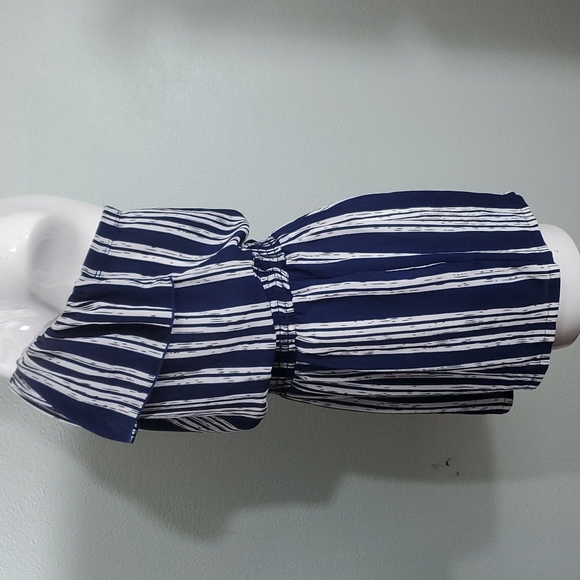 Charlotte Russe Womens Strapless Blue/White Stripe Romper-Ruffle-Pockets-EC-Sz M - Picture 3 of 11
